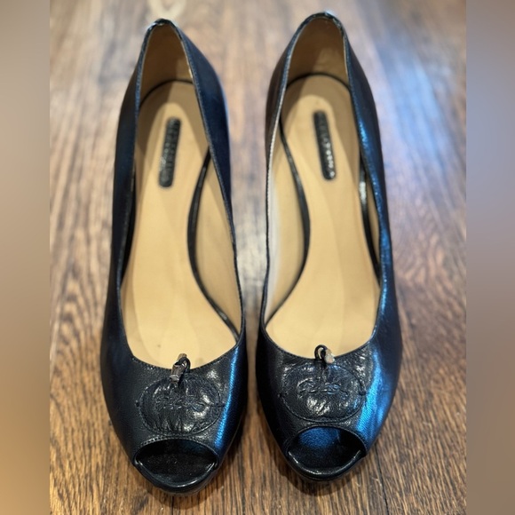 Longchamp Black Heels with Elegant Peep-Toe Design and Horse Logo Size 10 (41) - Picture 1 of 6
